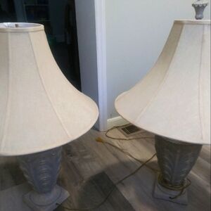 2 matching lamps